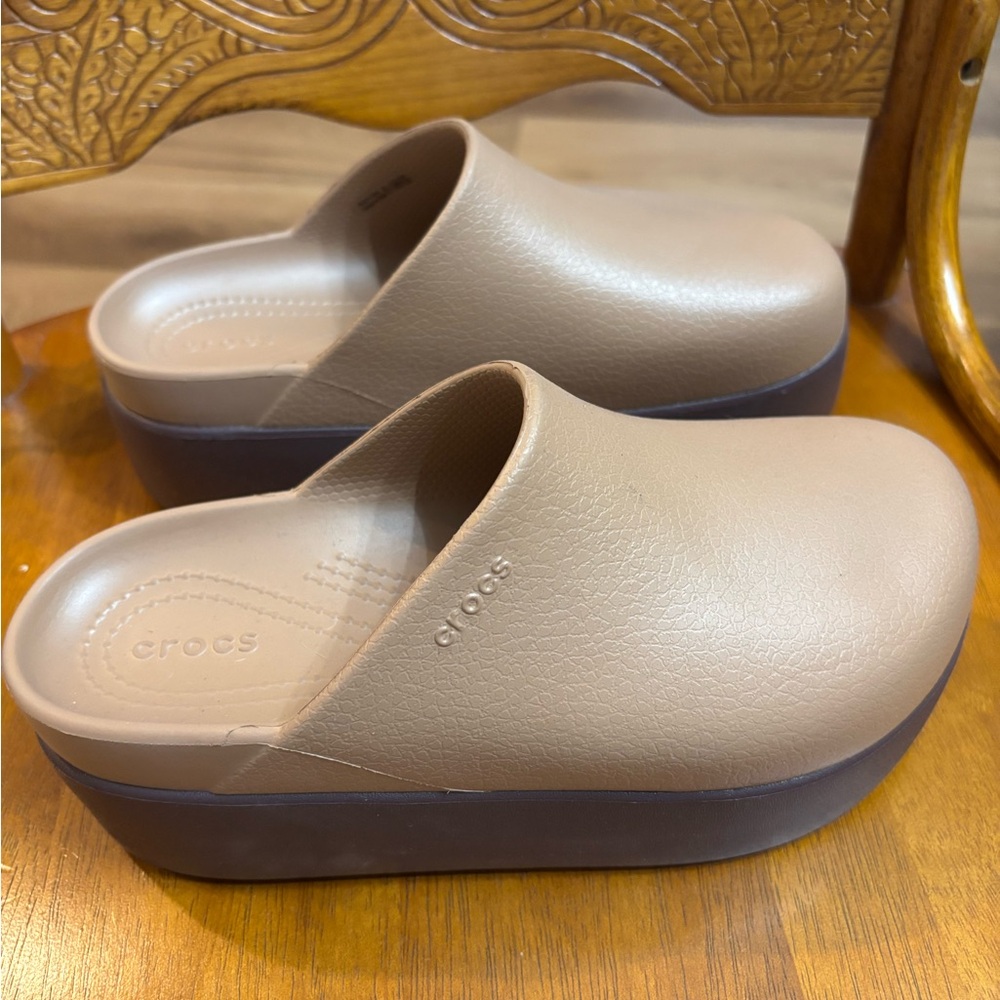 CROCS Women's Taupe Platform Classic Clog